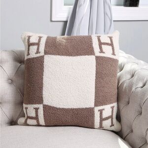 Brown and Cream H Pattern Pillow Cover
